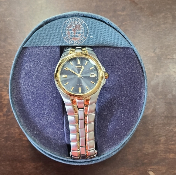 Citizen Eco-Drive E110-K15699 Watch | Blue DialSolar Citizen WatchVintage Rad - Picture 15 of 15